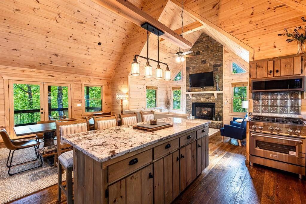 Luxe Family Cabin 8 Min To Downtown Blue Ridge Bagian luar foto